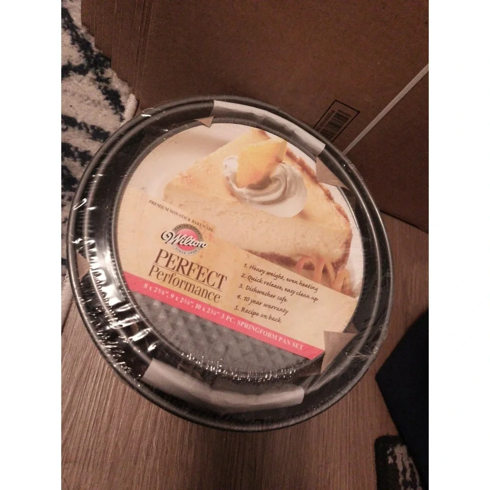 Wilton Perfect Performance 3 Piece Springform Pan Set NEW Non-Stick Bakeware